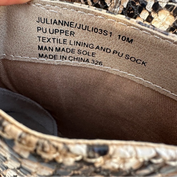 New Steve Madden Julianna Pointed Toe Tan Snake Embossed Bootie Size Womens - Picture 3 of 9